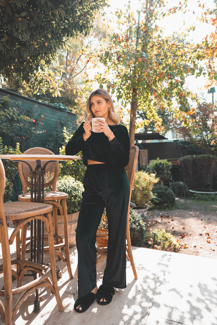 Velvet Total Black