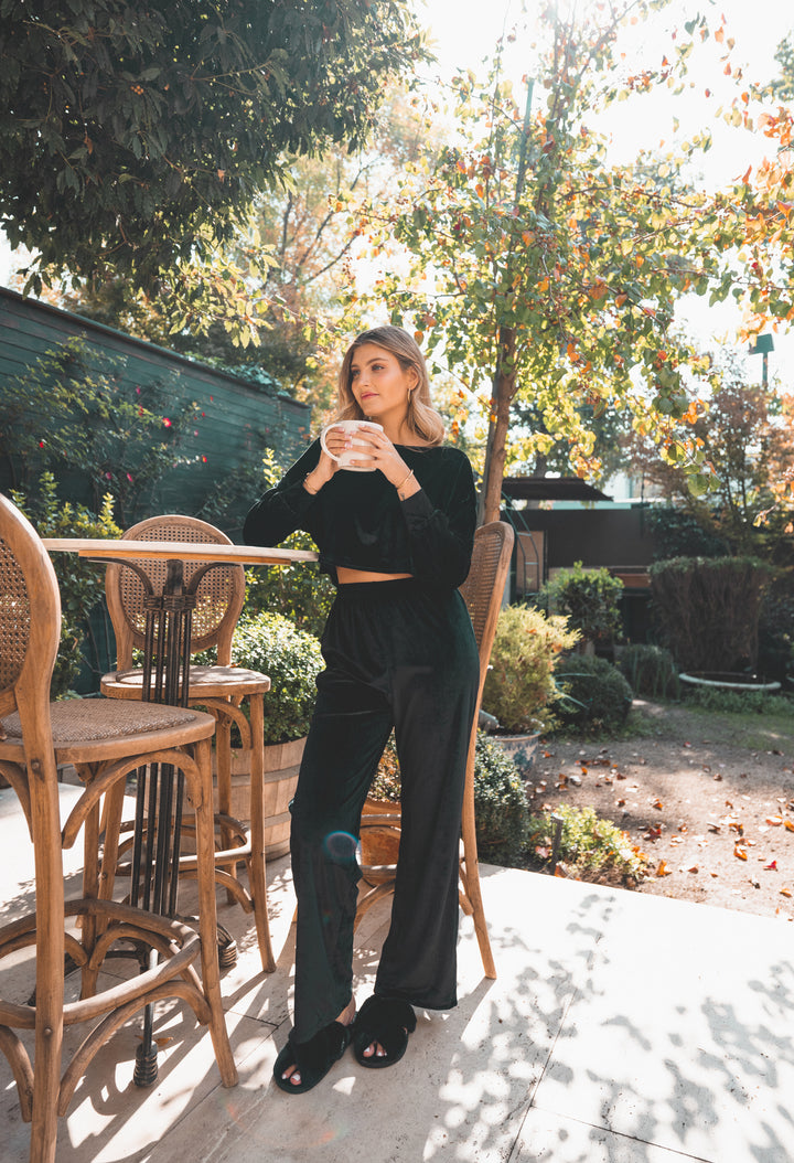 Velvet Total Black
