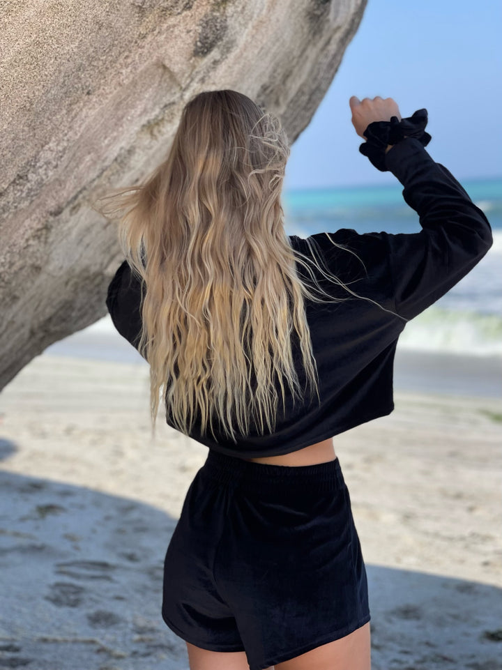 Velvet Total Black Short