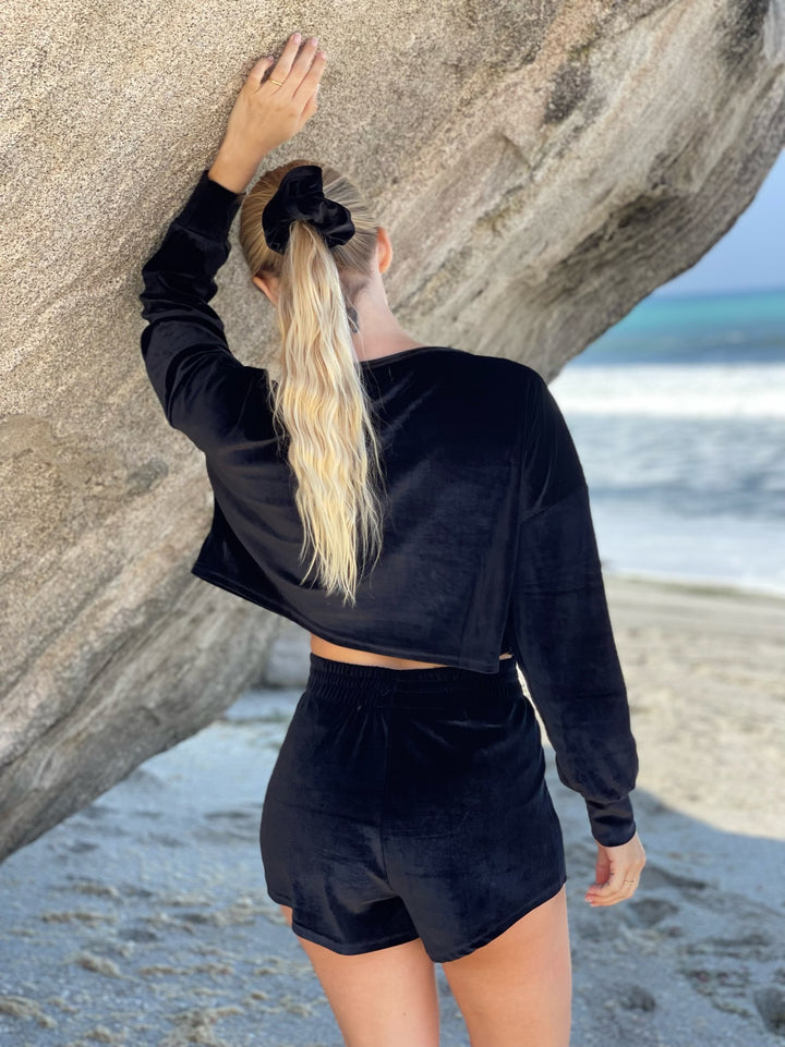 Velvet Total Black Short